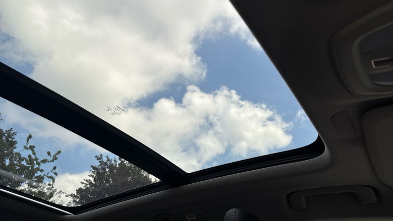 Volvo XC40 2.0 B4P Ultra Dark 5dr Auto Petrol Estate